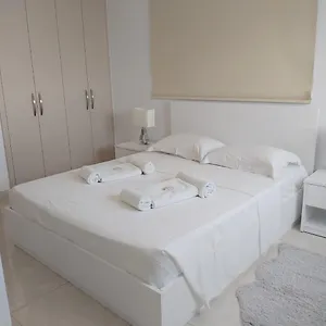 Dinglis Residences 31 דירה לרנקה